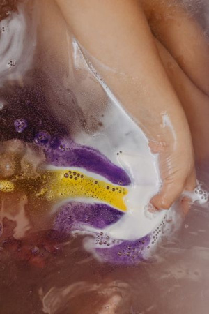 Mini U - Kolorowa Kula do Kąpieli w Kształcie Księżyca, 120g